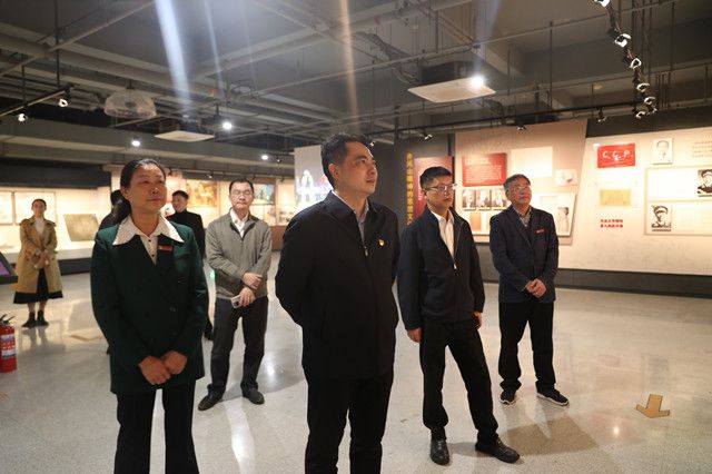 W020221116353539832835.jpg W020221116353539832835.jpg